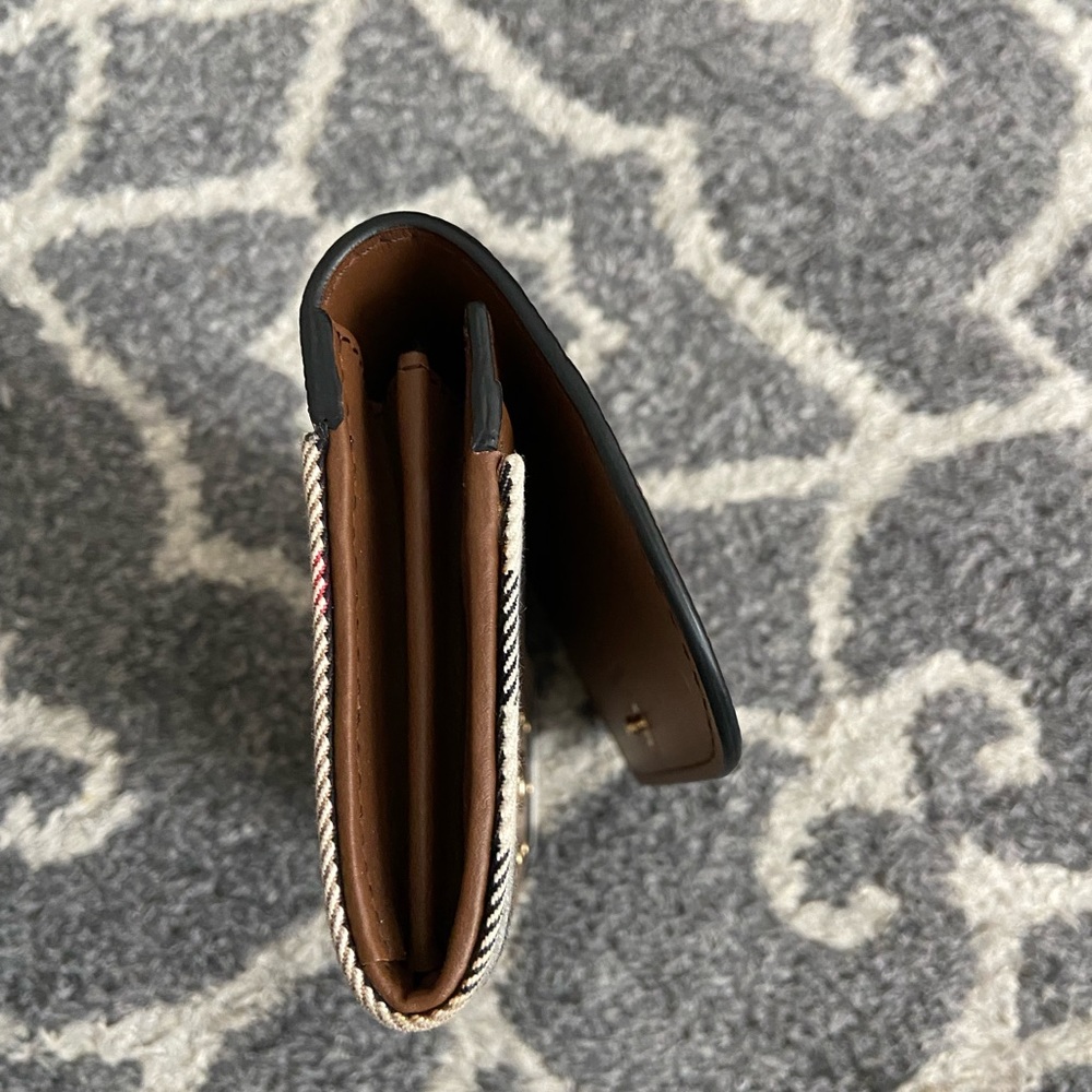 Burberry studded wallet - Picture 5 of 11